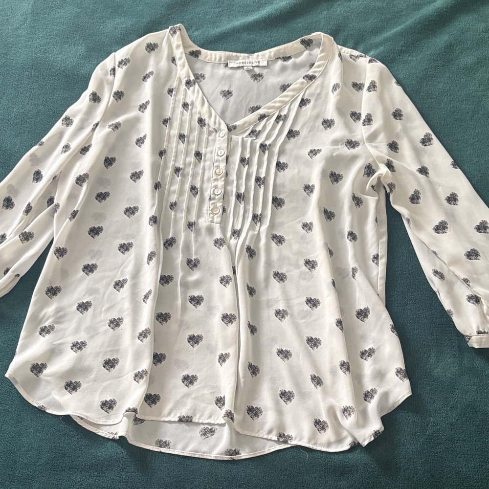 🔥Women's Cream Heart-Print Pintuck Blouse - Cream/Black